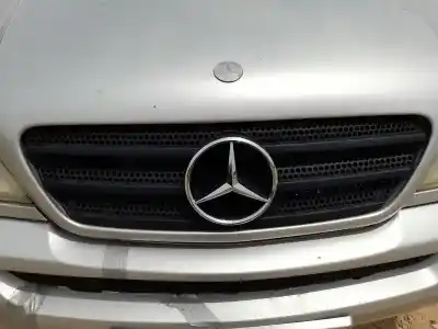 Recambio de automóvil de segunda mano de REJILLA DELANTERA para MERCEDES-BENZ CLASE M (W163)  referencias OEM IAM   