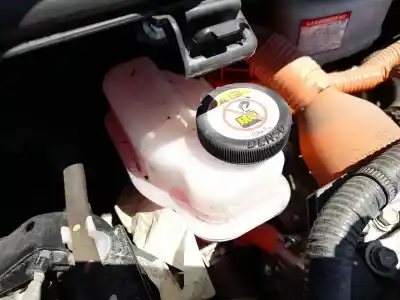 Pièce détachée automobile d'occasion VASE D'EXPANSION DE LIQUIDE DE REFROIDISSEMENT pour TOYOTA YARIS (_P13_)  Références OEM IAM G92A052011  