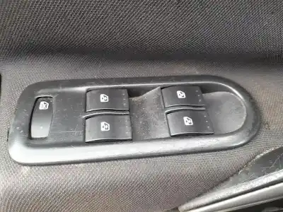 Автозапчастина б/у передні вікний вмикач для RENAULT MEGANE II RANCHERA FAMILIAR (KM0/1_) 1.6 16V Посилання на OEM IAM 8200315034  