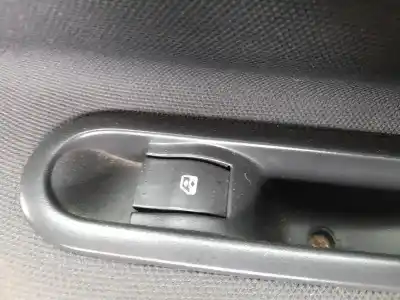 Автозапчастина б/у управління склами задніх правіх для RENAULT MEGANE II RANCHERA FAMILIAR (KM0/1_) 1.6 16V Посилання на OEM IAM 8200315024  