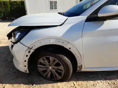 Автозапчасти б/у ЛЕВОЕ ПЕРЕДНЕЕ КРЫЛО за PEUGEOT 208 II (UB_, UP_, UW_, UJ_)  ссылки OEM IAM 9823208580  