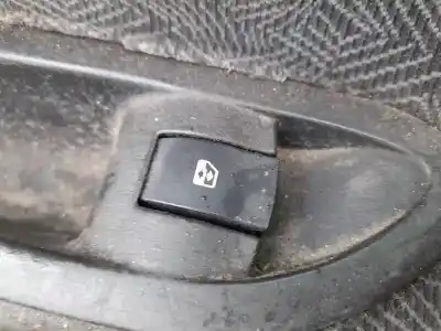 Second-hand car spare part REAR LEFT POWER WINDOW SWITCH for RENAULT LAGUNA II (BG0/1_)  OEM IAM references 8200220507  