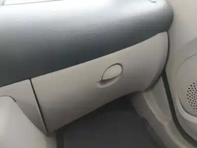 Gebrauchtes Autoersatzteil HANDSCHUHFACH zum RENAULT TWINGO  OEM-IAM-Referenzen 7701209421  