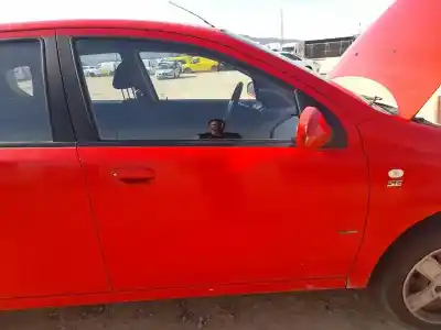 Автозапчасти б/у дверь передняя правая за chevrolet aveo / kalos fastback (t200) 1.4 16v ссылки oem iam 96897360