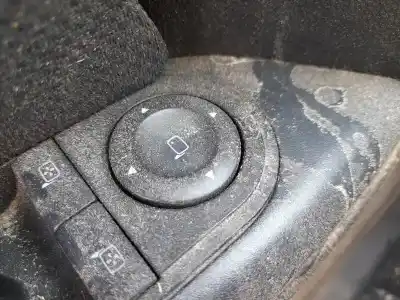 Автозапчасти б/у выключатель левого переднего окна за opel astra h gtc (a04) 1.7 cdti (l08) ссылки oem iam 13228879  