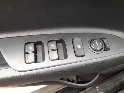 Автозапчастина б/у передні вікний вмикач для kia stonic (yb) 1.0 t-gdi eco-dynamics+ посилання на oem iam 93571h8200