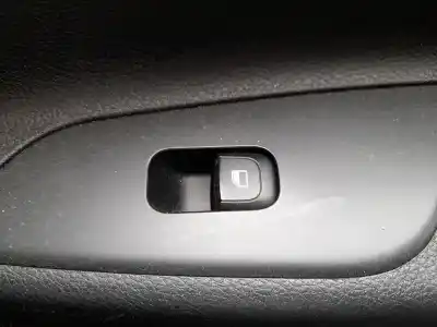 Автозапчастина б/у управління склами задніх правіх для kia stonic (yb) 1.0 t-gdi eco-dynamics+ посилання на oem iam 93576h8000