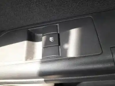 Автозапчасти б/у ВЫКЛЮЧАТЕЛЬ ПЕРЕДНЕГО ПРАВОГО ОКНА за OPEL ASTRA H GTC (A04)  ссылки OEM IAM 13228881  