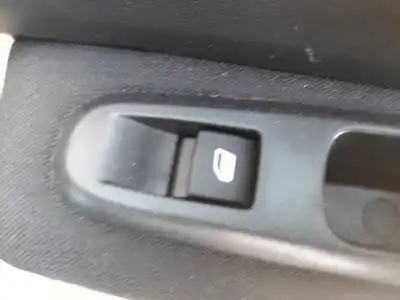 Peça sobressalente para automóvel em segunda mão botão / interruptor elevador vidro traseiro direito por citroen c3 iii (sx) 1.2 puretech 82 referências oem iam 96762292zd