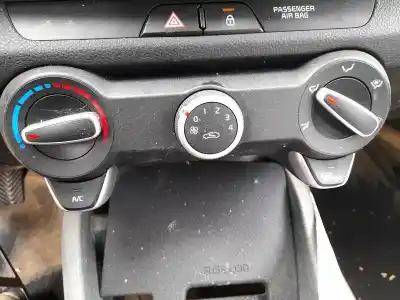 Автозапчастина б/у контроль опалення / кондиціонації для KIA STONIC (YB) 1.0 T-GDI Посилання на OEM IAM 97250H8030  