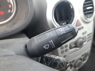 Автозапчастина б/у команда чистити для opel corsa d (s07) 1.4 (l08, l68) посилання на oem iam 13191079  13191079 luces    13191083 limpia