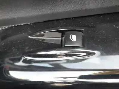 Tweedehands auto-onderdeel schakelaar rechts voor ruit voor citroen c3 iii (sx) 1.2 vti 82 oem iam-referenties 96762292zd