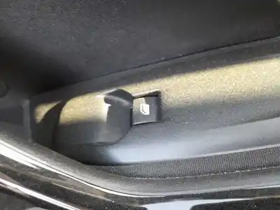Автозапчастина б/у передній правий віконний вимикач для peugeot 208 i (ca_, cc_) 1.2 vti 82 посилання на oem iam 96749628zd