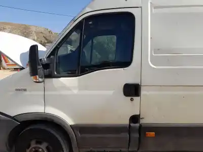 Recambio de automóvil de segunda mano de Puerta Delantera Izquierda para IVECO DAILY IV FURGÓN 35C12 V, 35C12 V/P, 35S12 V, 35S12 V/P referencias OEM IAM 99969024  