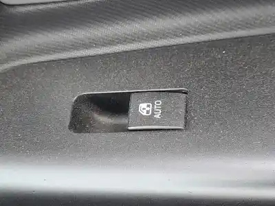 Автозапчастина б/у передній правий віконний вимикач для kia cee'd fastback (ed) 1.6 crdi 90 посилання на oem iam 935751h100eq