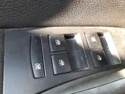 Автозапчастина б/у передні вікний вмикач для OPEL ASTRA J SEDÁN 1.4 TURBO (69) Посилання на OEM IAM 13305011  