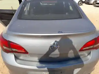 Автозапчасти б/у крышка багажника за opel astra j sedán 1.4 turbo (69) ссылки oem iam 13355693