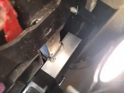 Pezzo di ricambio per auto di seconda mano RINFORZO PARAURTI ANTERIORE per CITROEN C4 III (BA_, BB_, BC_)  Riferimenti OEM IAM 9832864880  