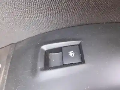 Автозапчасти б/у ВЫКЛЮЧАТЕЛЬ ПЕРЕДНЕГО ПРАВОГО ОКНА за OPEL MERIVA B MONOSPACE (S10) 1.4 (75) ссылки OEM IAM 13301886  