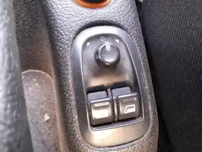 Автозапчасти б/у выключатель левого переднего окна за PEUGEOT 206 FASTBACK (2A/C) 2.0 HDI 90 ссылки OEM IAM 6554WA  