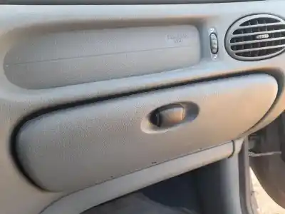 Second-hand car spare part glove compartment for renault megane scenic (ja0/1_) 1.6 e (ja0f) oem iam references 7701042172