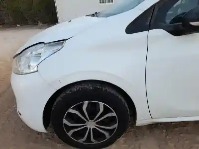 Pièce détachée automobile d'occasion AILE AVANT GAUCHE pour PEUGEOT 208 I (CA_, CC_)  Références OEM IAM 9672994980  