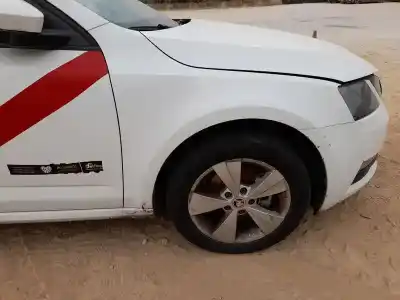 Pezzo di ricambio per auto di seconda mano  per SKODA OCTAVIA III COMBI (5E5, 5E6)  Riferimenti OEM IAM 5E0821106C  