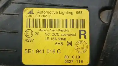 Peça sobressalente para automóvel em segunda mão farol / farolim direito por skoda octavia iii combi (5e5, 5e6) 1.5 tsi g-tec referências oem iam 5e1941016c 030110420200 