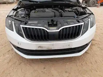 Автозапчастина б/у передній бампер для SKODA OCTAVIA III COMBI (5E5, 5E6) 1.5 TSI G-TEC Посилання на OEM IAM 5E0807221N  