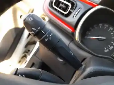 Peça sobressalente para automóvel em segunda mão comutador de limpa vidros por citroen c3 iii (sx) 1.2 vti 82 referências oem iam 98312590zd