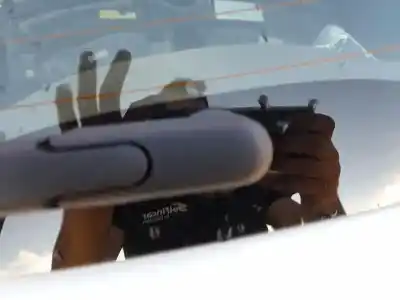 Peça sobressalente para automóvel em segunda mão motor do limpador traseiro por citroen c3 iii (sx) 1.2 vti 82 referências oem iam 9811259980