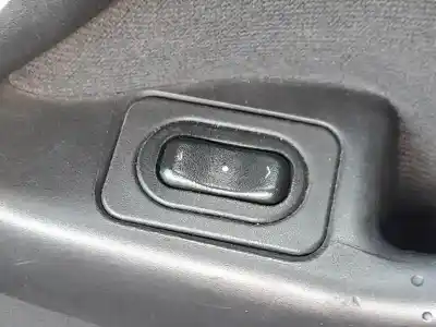 Second-hand car spare part right front power window switch for opel corsa c (x01) 1.3 cdti (f08, f68) oem iam references 24411032