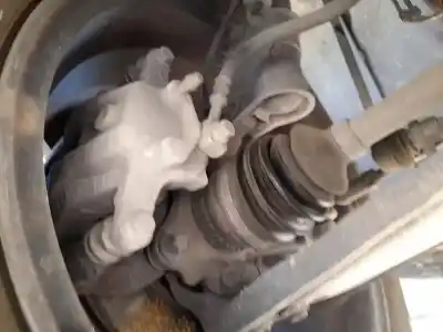 Pezzo di ricambio per auto di seconda mano Attacco Anteriore Destro per OPEL CORSA C (X01) 1.3 CDTI (F08, F68) Riferimenti OEM IAM 9156141  