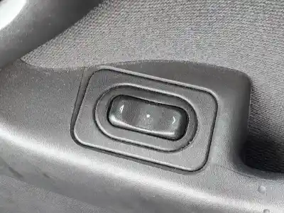 Автозапчастина б/у передній правий віконний вимикач для opel corsa c (x01) 1.2 (f08, f68) посилання на oem iam 24411032
