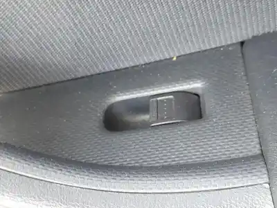 Peça sobressalente para automóvel em segunda mão botão / interruptor elevador vidro dianteiro direito por honda civic vii hatchback (eu, ep, ev) 1.6 i (ep2, eu8, eu6) referências oem iam 35760s6a003za Peça sobressalente para automóvel em segunda mão botão / interruptor elevador vidro dianteiro direito por honda civic vii hatchback (eu, ep, ev) 1.6 i (ep2, eu8, eu6) referências oem iam 35760s6a003za