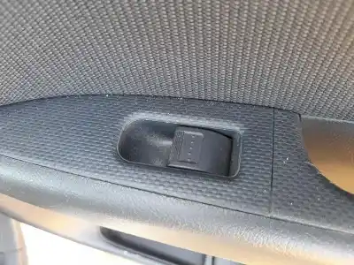 Peça sobressalente para automóvel em segunda mão botão / interruptor elevador vidro traseiro direito por honda civic vii hatchback (eu, ep, ev) 1.6 i (ep2, eu8, eu6) referências oem iam 35760s6a003za Peça sobressalente para automóvel em segunda mão botão / interruptor elevador vidro traseiro direito por honda civic vii hatchback (eu, ep, ev) 1.6 i (ep2, eu8, eu6) referências oem iam 35760s6a003za