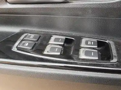 Tweedehands auto-onderdeel linker voorruit schakelaar voor ssangyong korando (c300) 1.5 oem iam-referenties 8581137000