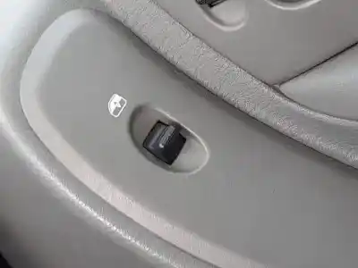 Автозапчастина б/у передній правий віконний вимикач для chrysler voyager iv (rg, rs) 2.4 посилання на oem iam 04685753aa