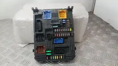 Pezzo di ricambio per auto di seconda mano SCATOLA RELÈ/FUSIBILI per PEUGEOT 3008  Riferimenti OEM IAM 9830790580 28625142 