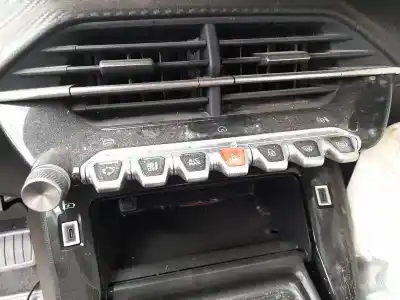Автозапчастина б/у многофункційне управління для PEUGEOT 208 II (UB_, UP_, UW_, UJ_) 1.2 PURETECH 100 Посилання на OEM IAM 98531848XU  