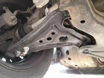 Second-hand car spare part Front Right Lower Suspension Arm for DAEWOO KALOS (KLAS) 1.4 OEM IAM references 96870466  
