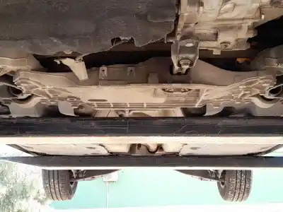 Peça sobressalente para automóvel em segunda mão charrió / suporte de eixo dianteiro por volkswagen golf vi (5k1) 1.6 tdi referências oem iam 1k0199313al