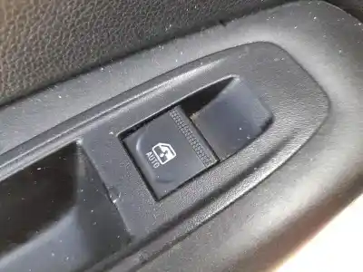 Peça sobressalente para automóvel em segunda mão Botão / Interruptor Elevador Vidro Traseiro Esquerdo por RENAULT CAPTUR II (HF_) BLUE DCI 115 (HFAD) Referências OEM IAM 254218388R  