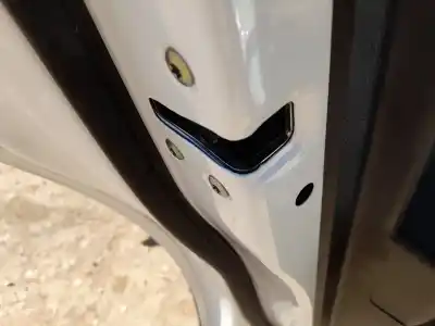 Second-hand car spare part rear left door lock for kia stonic (yb) 1.0 t-gdi eco-dynamics+ oem iam references 81410h8020 Second-hand car spare part rear left door lock for kia stonic (yb) 1.0 t-gdi eco-dynamics+ oem iam references 81410h8020