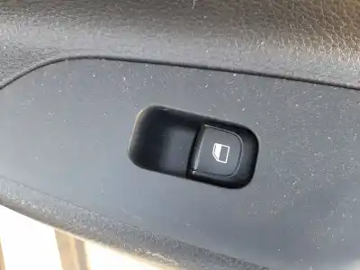 Second-hand car spare part rear right power window switch for kia stonic (yb) 1.0 t-gdi eco-dynamics+ oem iam references 93576h8000 Second-hand car spare part rear right power window switch for kia stonic (yb) 1.0 t-gdi eco-dynamics+ oem iam references 93576h8000