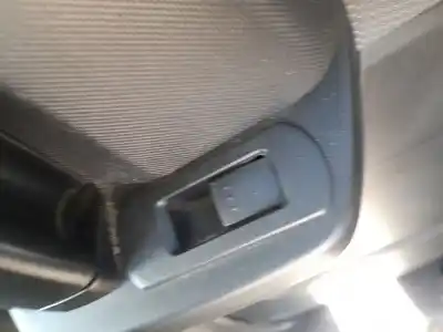 Second-hand car spare part rear right power window switch for mazda 5 (cr19) 2.0 cd (cr19) oem iam references cc3366380a Second-hand car spare part rear right power window switch for mazda 5 (cr19) 2.0 cd (cr19) oem iam references cc3366380a