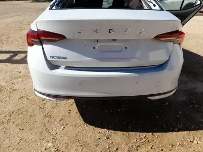 Second-hand car spare part rear bumper for skoda octavia iv (nx3, nn3) 1.5 tsi oem iam references 5e6807421e