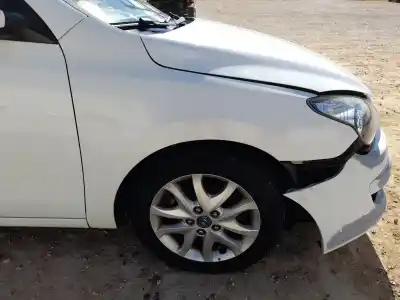 Second-hand car spare part front right fin for hyundai i30 (fd) 1.6 crdi oem iam references 663212l030