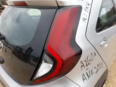 Автозапчастина б/у правий ліхтар для toyota aygo x (_b7_) 1.0 vvt-i (kgb70) посилання на oem iam 815510h180