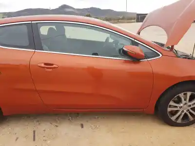Peça sobressalente para automóvel em segunda mão porta dianteira direita por kia cee'd (jd) 1.6 crdi 110 referências oem iam 76004a2700